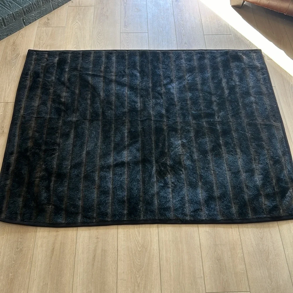 Pottery Barn Faux Mink Blanket 50x60